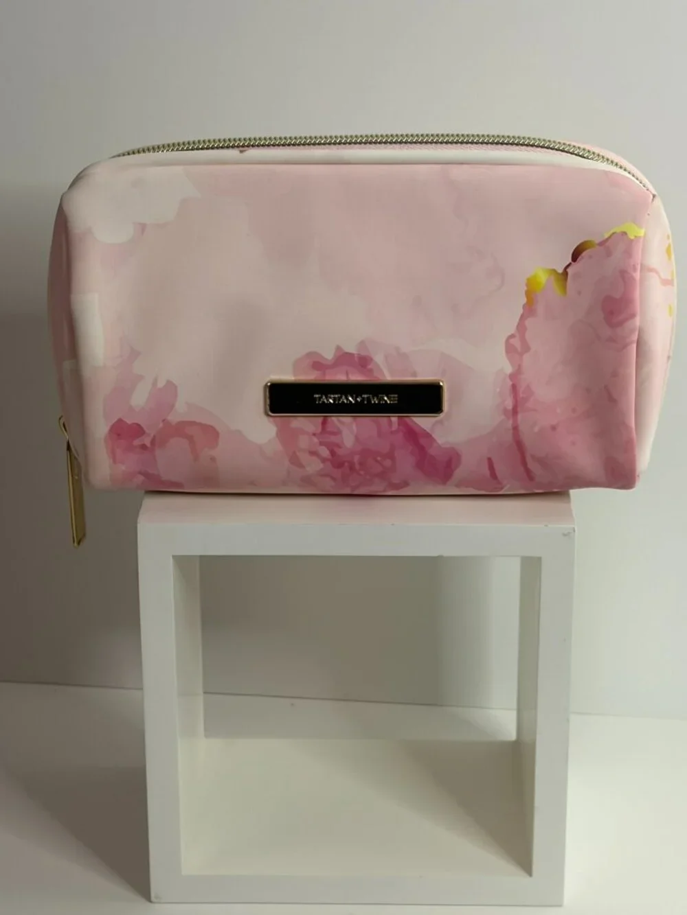 NWOT Pink Watercolor Floral Cosmetic Bag Makeup Pouch Tartan + Twine + Brush
